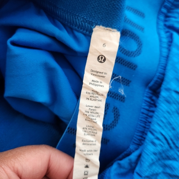 Lululemon Logo Waistband HR Train Short Size 6 - Picture 5 of 7